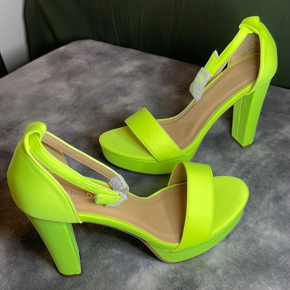 Neon Yellow Heels - Picture 5 of 6